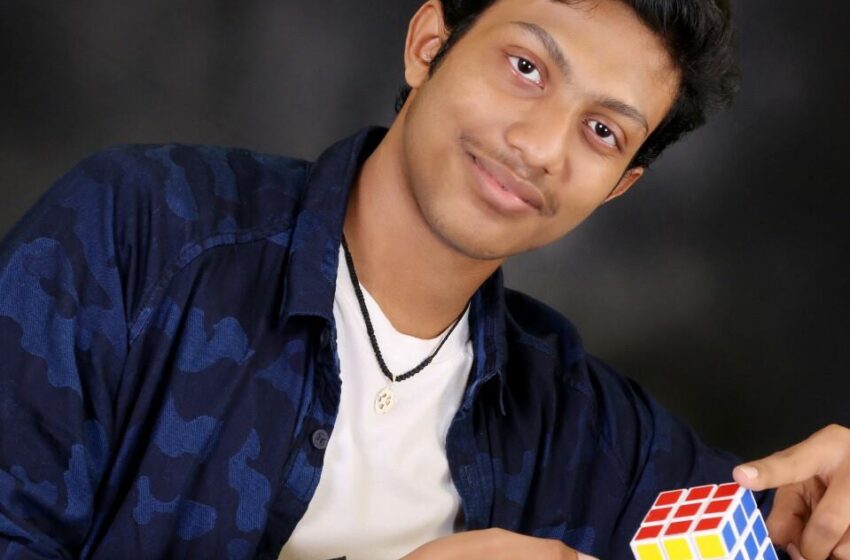  YOUNGEST RUBIK CUBE TRAINER