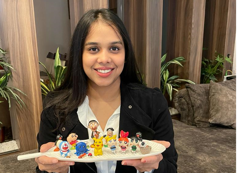  YOUNGEST GIRL TO MAKE MINIATURE SCULPTURES USING LAMASA CLAY