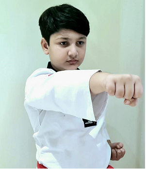  YOUNGEST KIDS TO PERFORM FULL-CONTACT TAEKWONDO PUNCHES IN A 1 MIN.