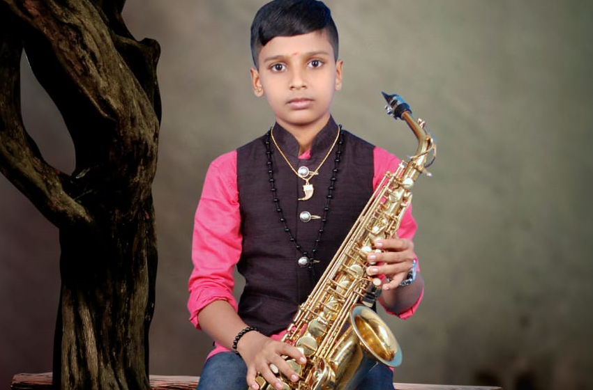  YOUNGEST TO PERFORM NON-STOP SAXOPHONE FOR 1 HOUR