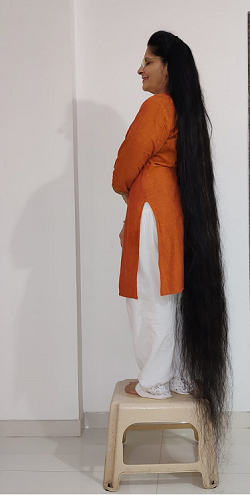  LONGEST HAIR ON A LIVING OLDEST WOMAN