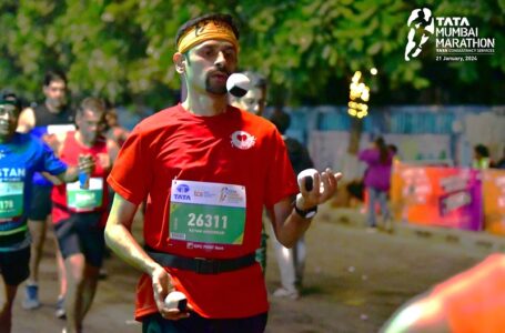 FIRST INDIAN RUNNER TO COMPLETE A HALF MARATHON WHILE JUGGLING 3 BALLS