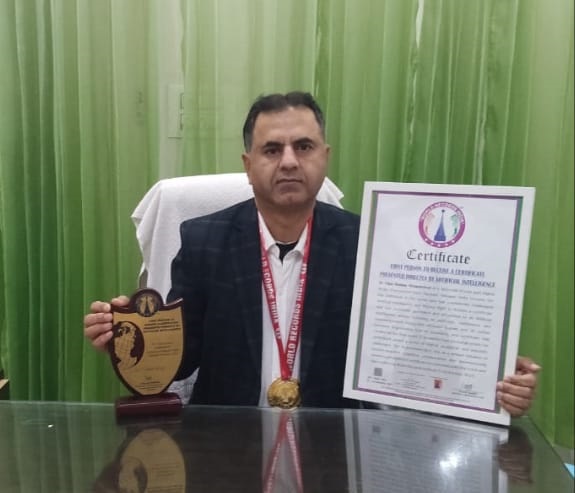  FIRST PERSON TO RECEIVE A CERTIFICATE PRESENTED DIRECTLY BY ARTIFICIAL INTELLIGENCE