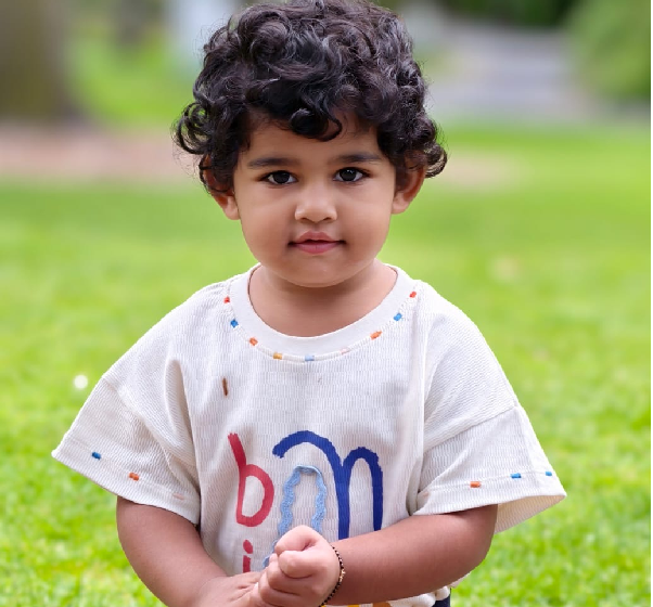  TODDLER GIRL TO RECITE INDIAN NATIONAL ANTHEM