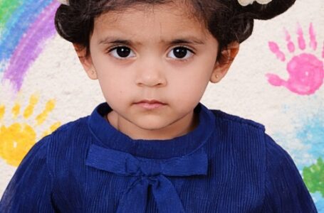 TODDLER GIRL TO CREATE MAXIMUM PAINTINGS