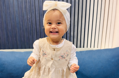 TODDLER GIRL IDENTIFIES BODY PARTS