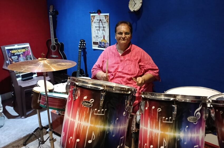  LONGEST SOLO MARATHON PLAYING TRADITIONAL GARBA AND DANDIYA RHYTHMS ON MULTIPLE DRUMS