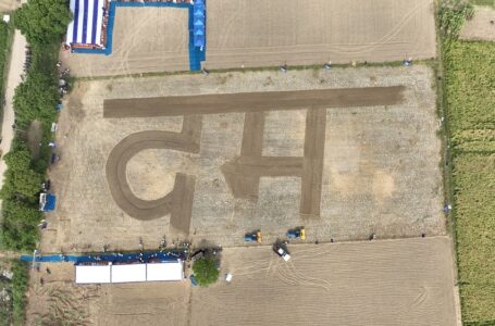 LARGEST WORD “दम” CREATED ON AN AGRICULTURAL FIELD BY TRACTORS PLOUGHING